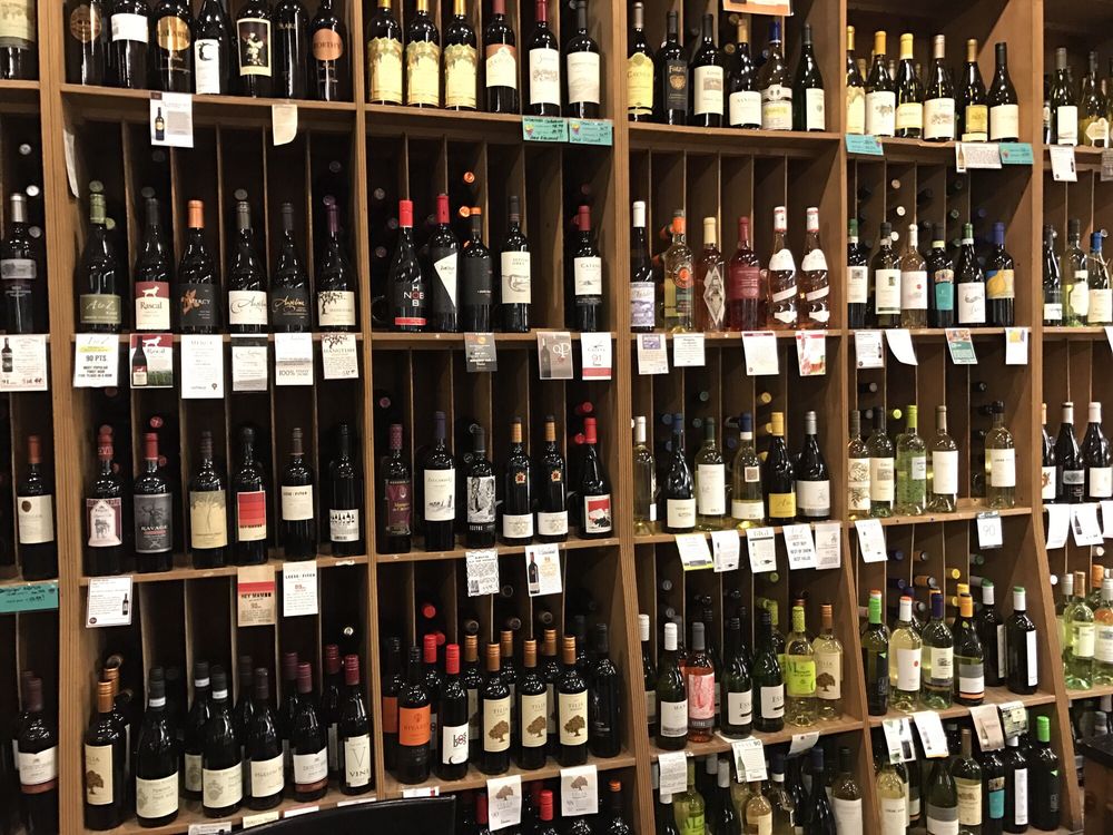  Learn more about Giolitti Deli’s hand-picked wine selections!