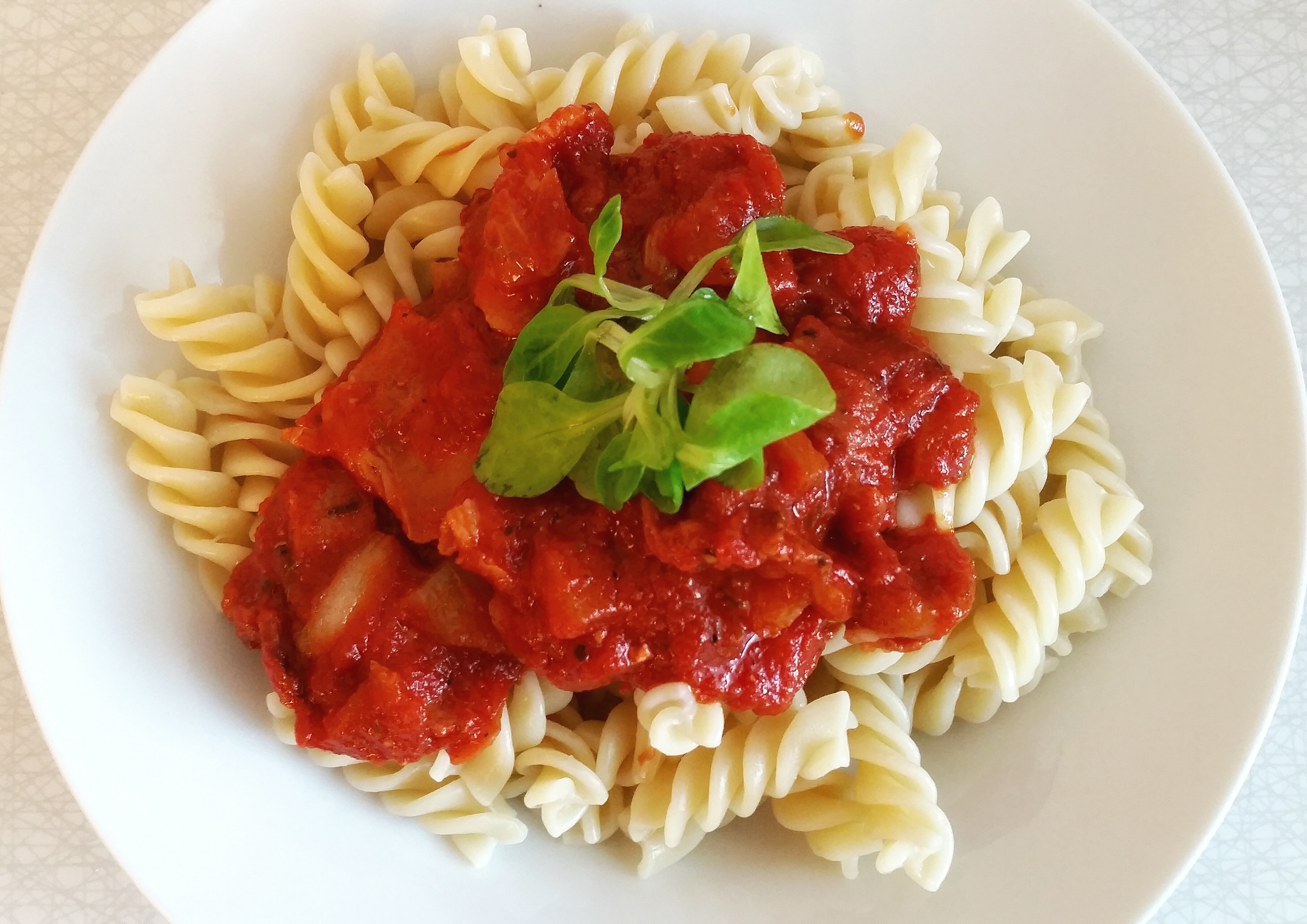 Learn why Italian food is so healthy and check out a fresh tomato sauce recipe!